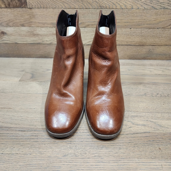 Clarks Women's Lora Lana Ankle Brown Leather Heel Ankle Boots Size 10 M - Picture 3 of 9